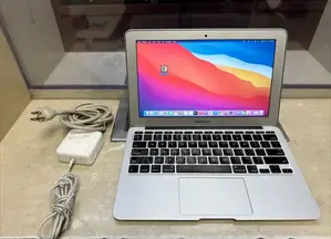 Ordinateur Portable Apple MacBook Air 4GB Intel Core I5 SSD 128GB