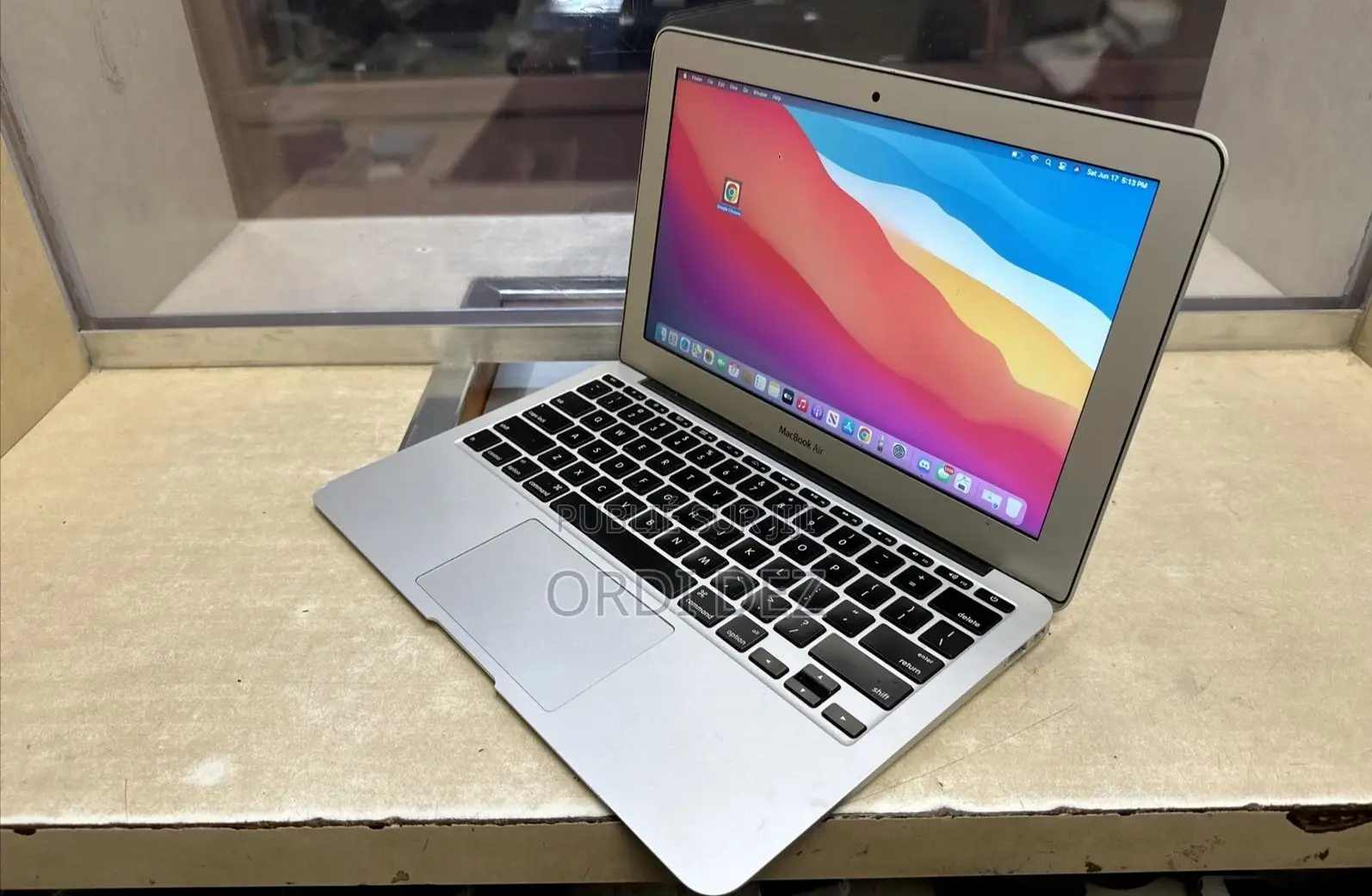 Ordinateur Portable Apple MacBook Air 4GB Intel Core I5 SSD 128GB