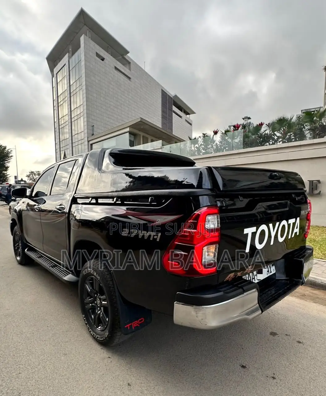 Toyota Hilux 2023 Black