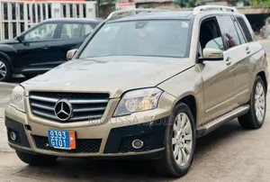 Photo - Mercedes-Benz GLK-Class 2009 Doré