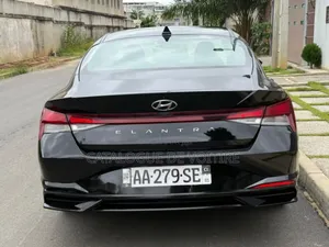 Photo - Hyundai Elantra 2022 Black
