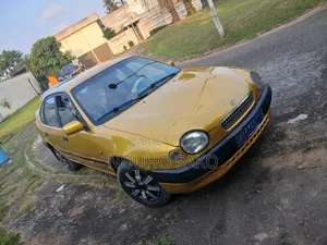 Photo - Toyota Corolla 2002 Jaune