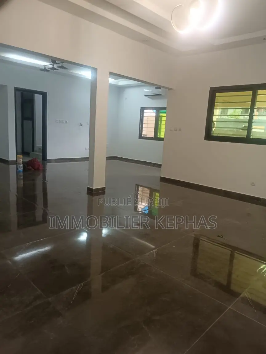 5chbre Villa dans Bingerville à Vendre