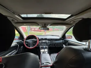 Mercedes-Benz C200 2004 Rouge