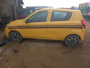Photo - Suzuki Alto 2022 Jaune