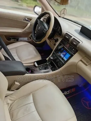 Photo - Mercedes-Benz C230 2000 Black