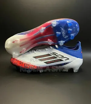 Photo - Paires De Marques Adidas