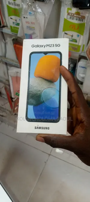 Neuf Samsung Galaxy M23 5G 128 GB Noir