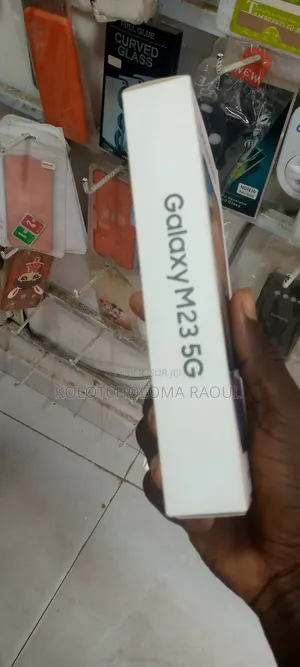 Neuf Samsung Galaxy M23 5G 128 GB Noir