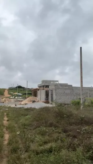 Des Terrains en Vente À Songon