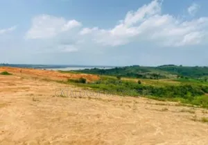 Des Terrains en Vente À Songon