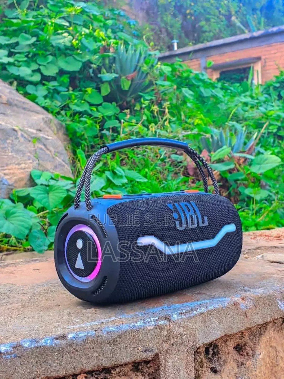 JBL Boombox 520