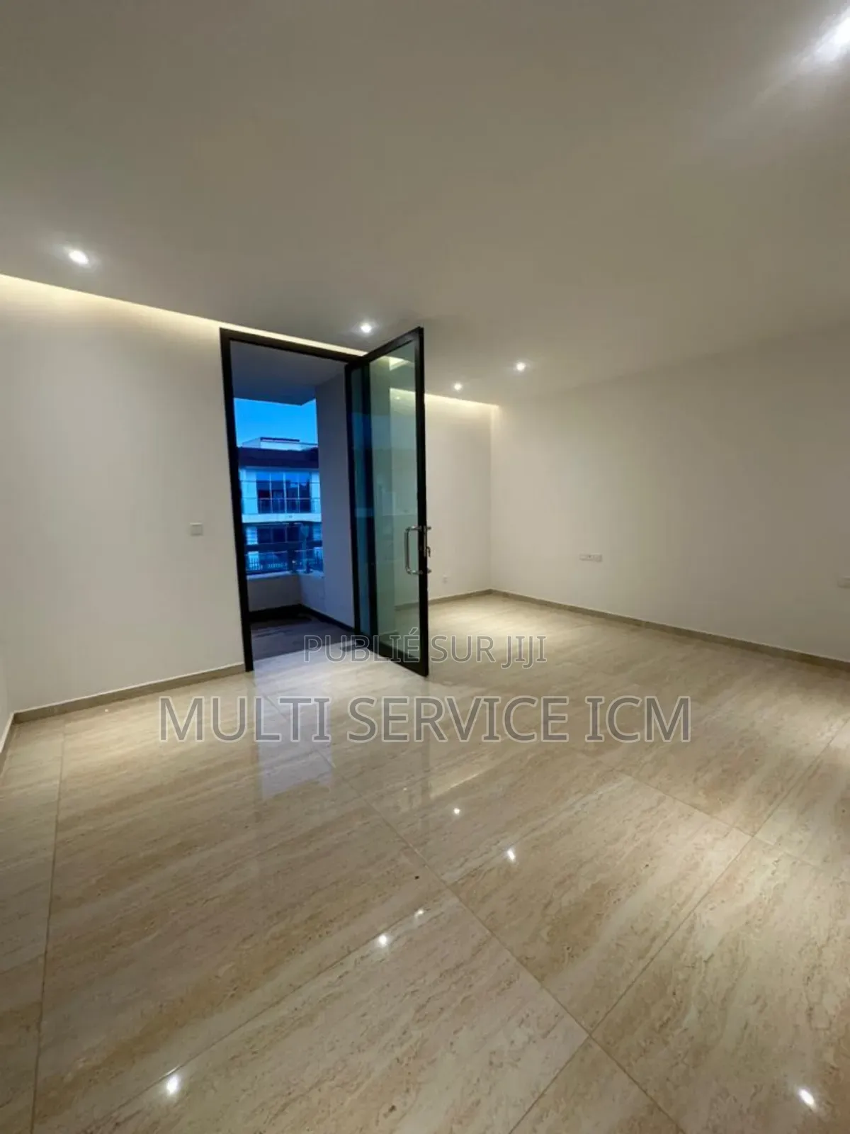 6chbre Duplex dans Ismaël Coulibaly, Cocody à Vendre