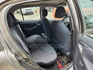 Toyota Yaris 1.0 Eco 2005 Gris