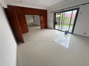 5chbre Duplex dans Une Belle Villa Avec, Cocody à Vendre