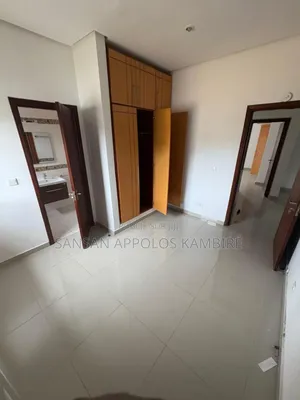 5chbre Duplex dans Une Belle Villa Avec, Cocody à Vendre