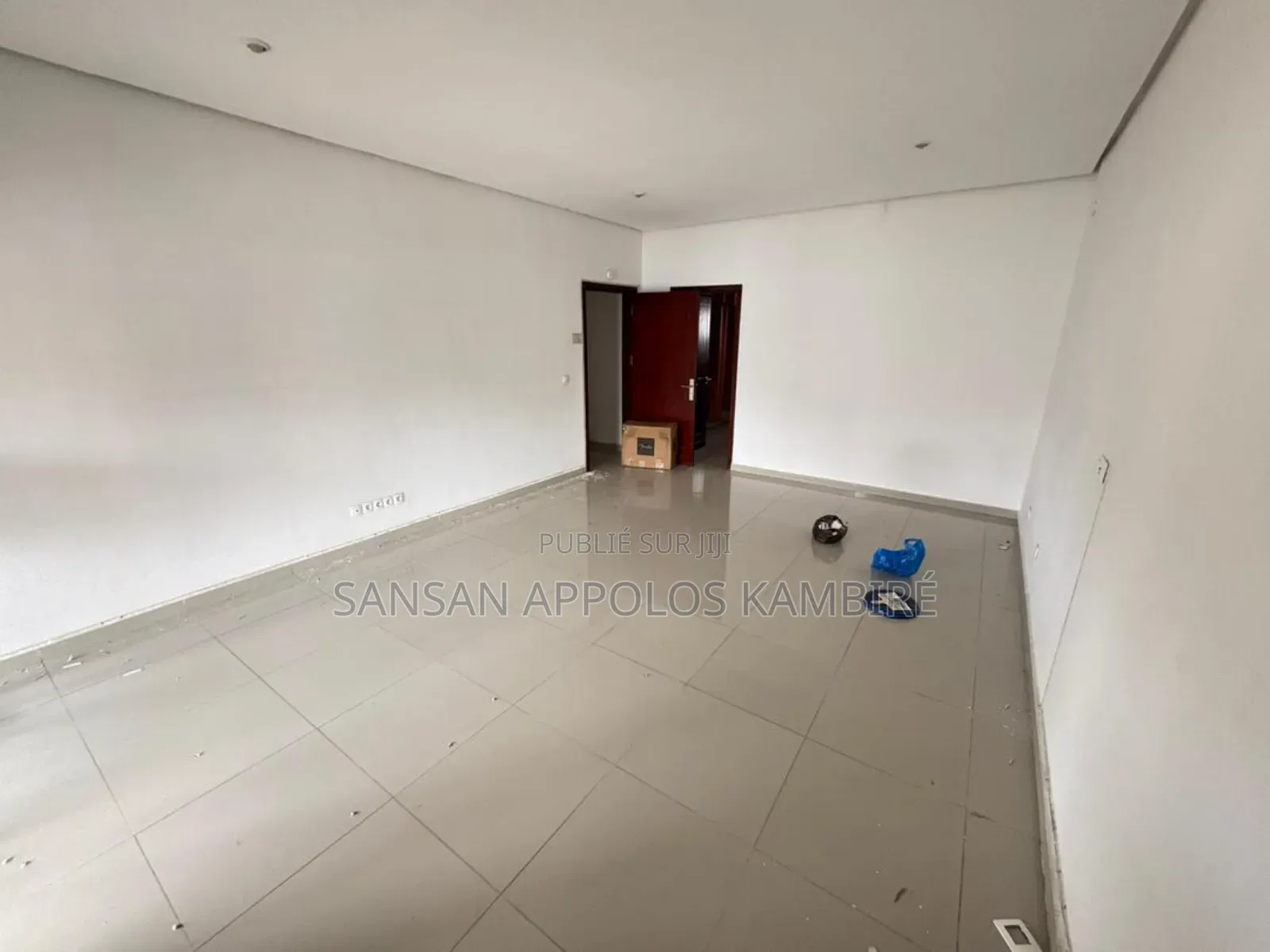 5chbre Duplex dans Une Belle Villa Avec, Cocody à Vendre