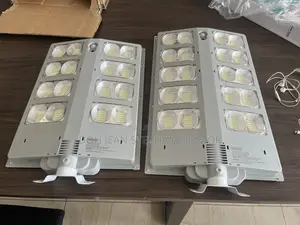 Lampadaires Solaires 2000 Et 3000 W