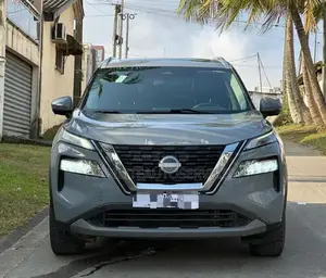 Photo - Nissan Rogue SV 2022 Gris