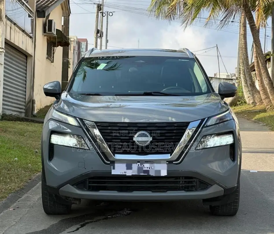 Nissan Rogue SV 2022 Gris