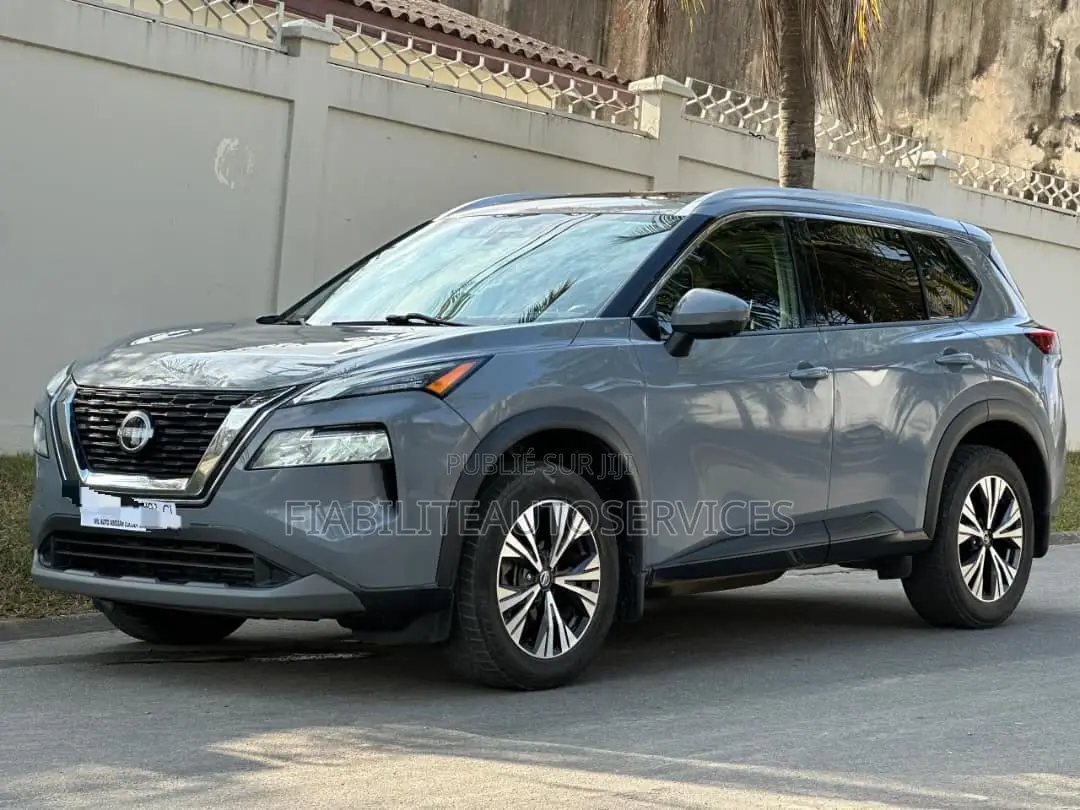 Nissan Rogue SV 2022 Gris