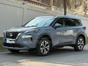 Nissan Rogue SV 2022 Gris
