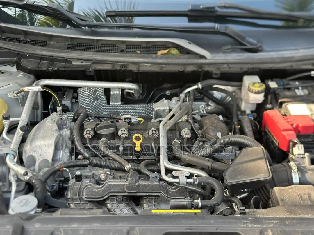 Nissan Rogue SV 2022 Gris