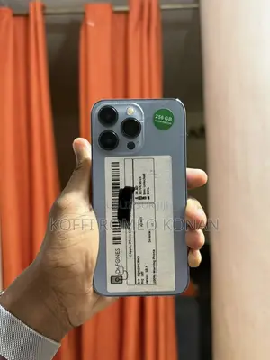 Photo - Apple iPhone 13 Pro 256 GB Blue