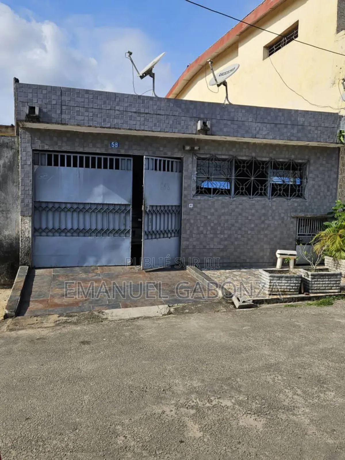 3chbre Duplex dans Gabonza, Yopougon à Vendre