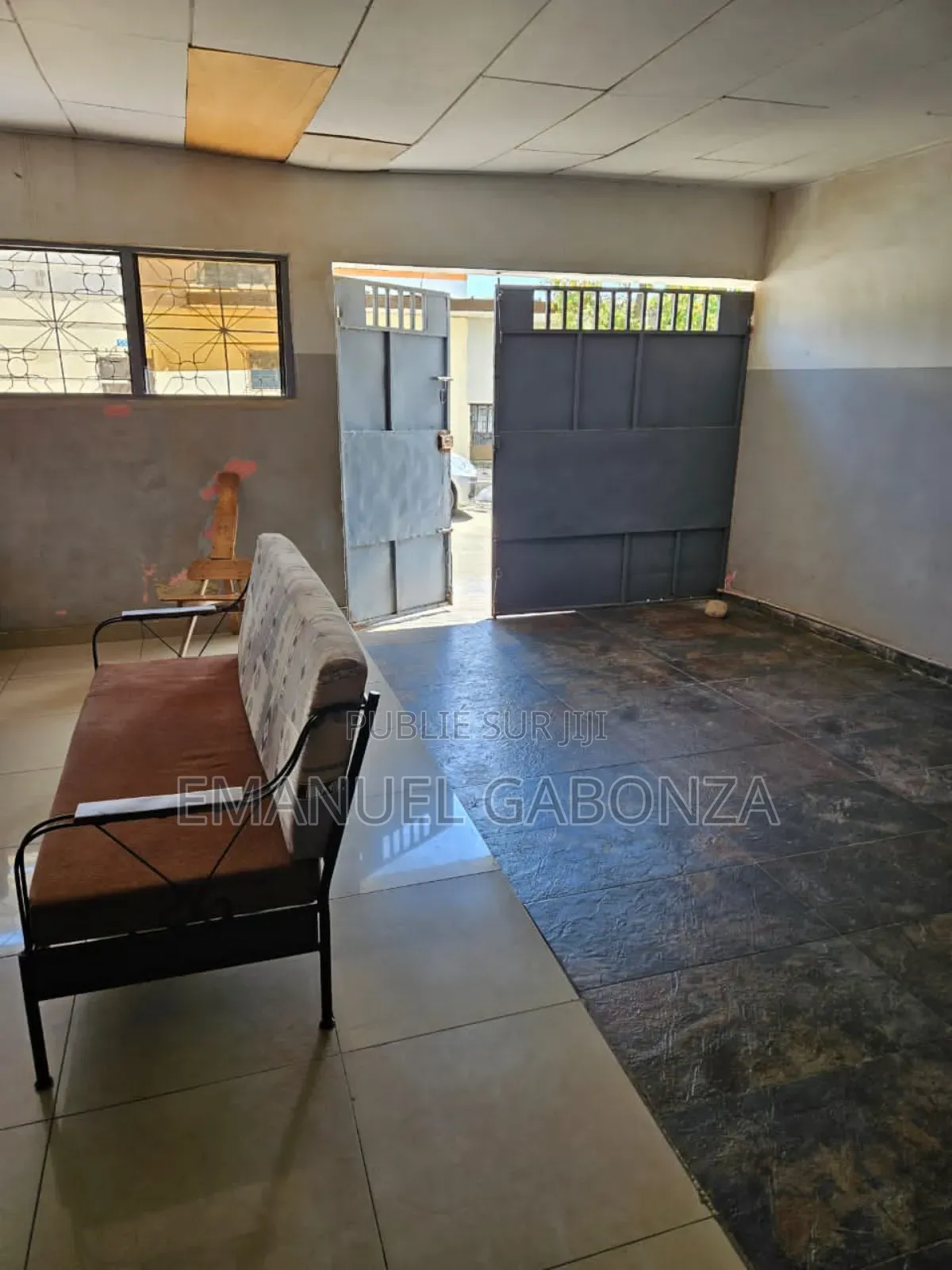 3chbre Duplex dans Gabonza, Yopougon à Vendre