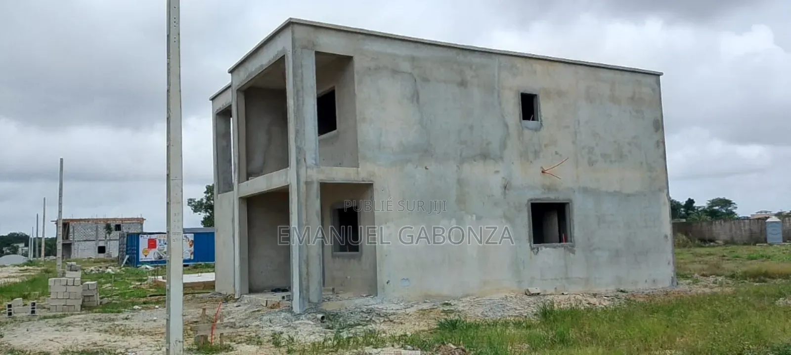 5chbre Duplex dans Gabonza, Yopougon à Vendre
