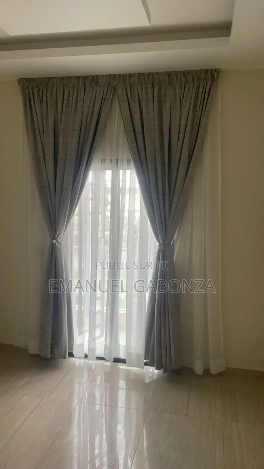 5chbre Duplex dans Gabonza, Yopougon à Vendre