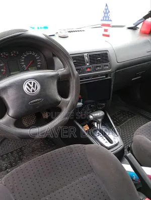 Volkswagen Golf 2004 Gris