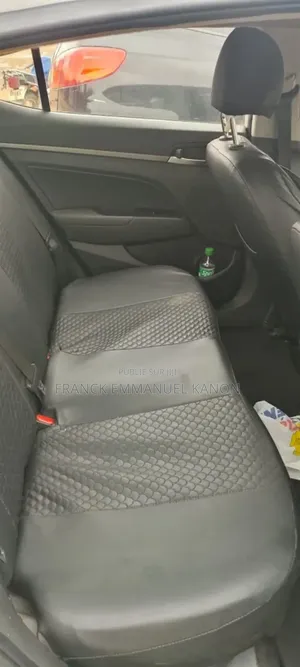 Hyundai Elantra Limited Sedan FWD (2.0L 4cyl 6A) 2017 Blanc