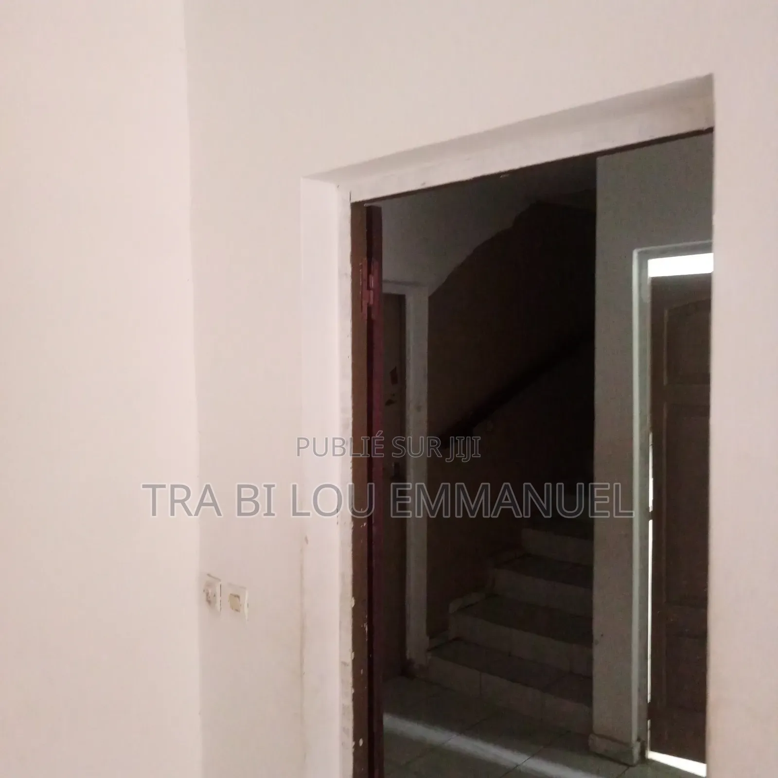 4chbre Duplex dans Tra Bi Clément, Cocody à Vendre