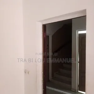 4chbre Duplex dans Tra Bi Clément, Cocody à Vendre