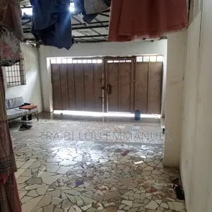 4chbre Duplex dans Tra Bi Clément, Cocody à Vendre