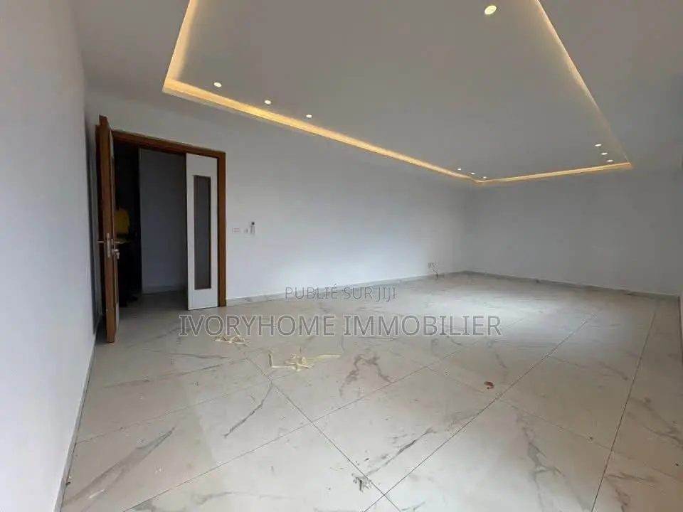 4chbre Appartement partagé dans Cocody à Louer