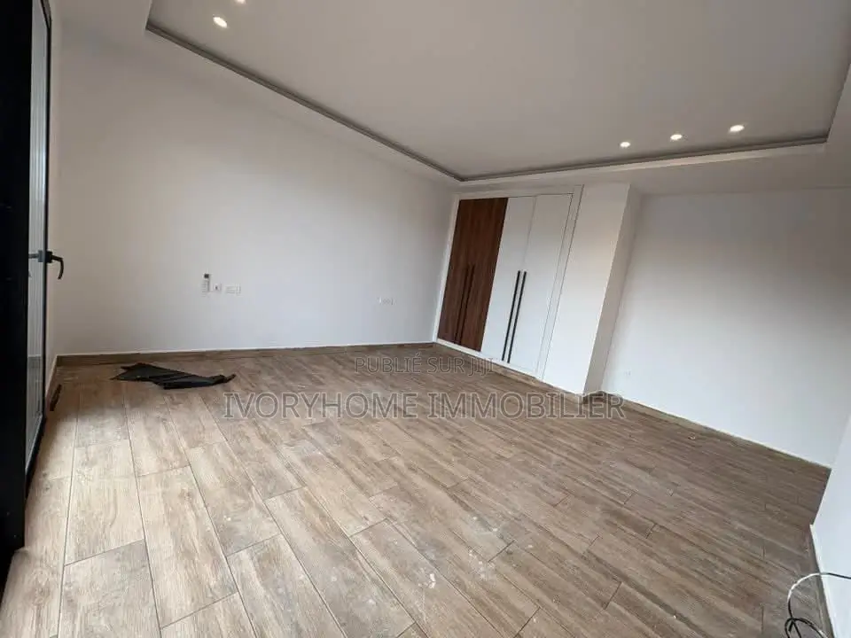 4chbre Appartement partagé dans Cocody à Louer