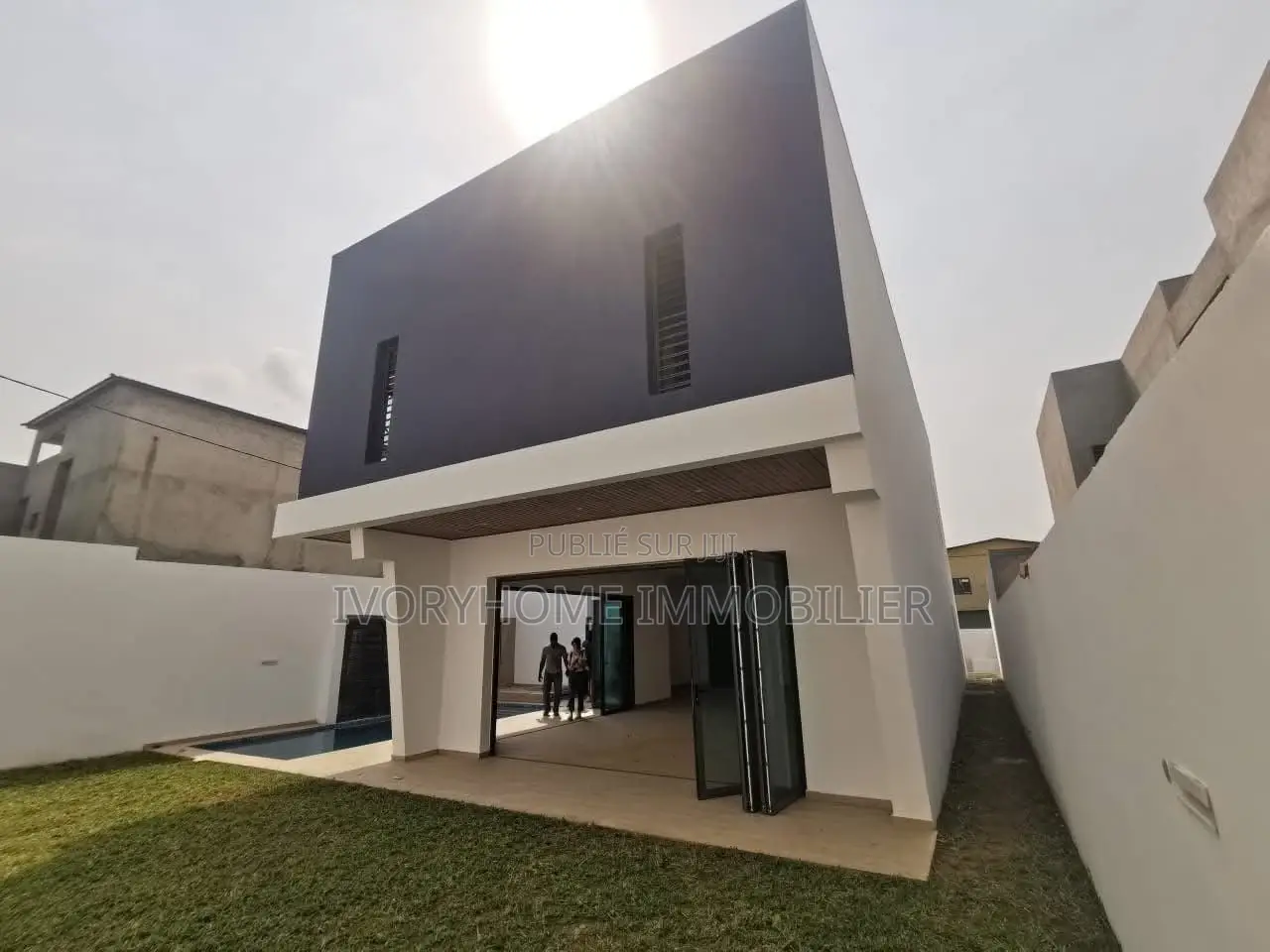 6chbre Villa dans Cocody à Louer