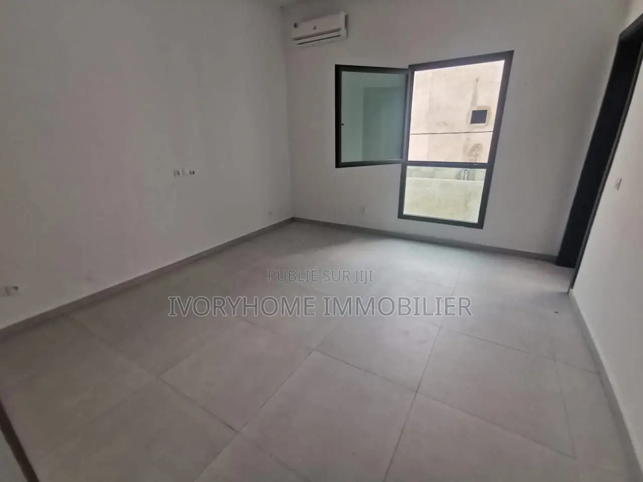 6chbre Villa dans Cocody à Louer