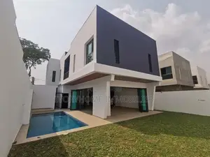 6chbre Villa dans Cocody à Louer