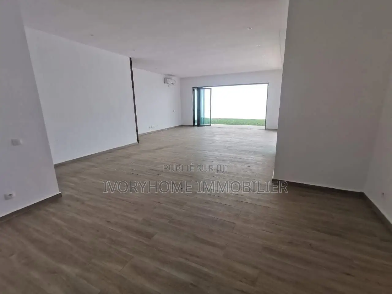 6chbre Villa dans Cocody à Louer