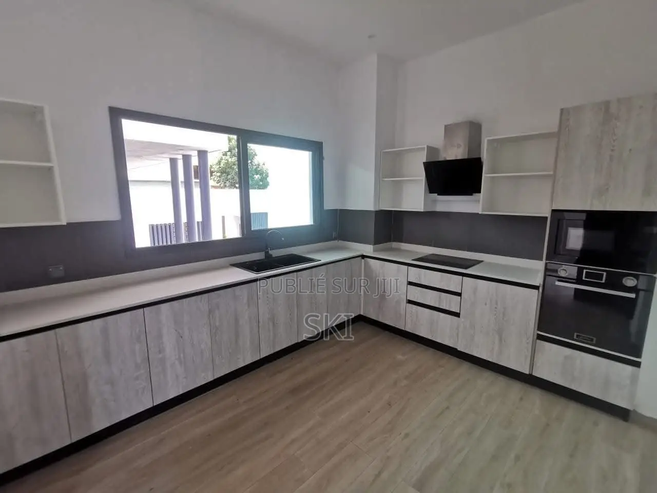 6chbre Villa dans Cocody à Louer