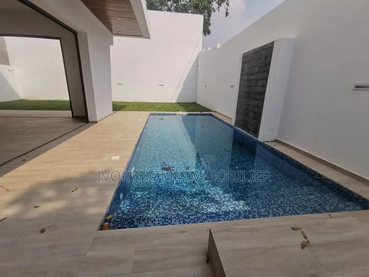 6chbre Villa dans Cocody à Louer