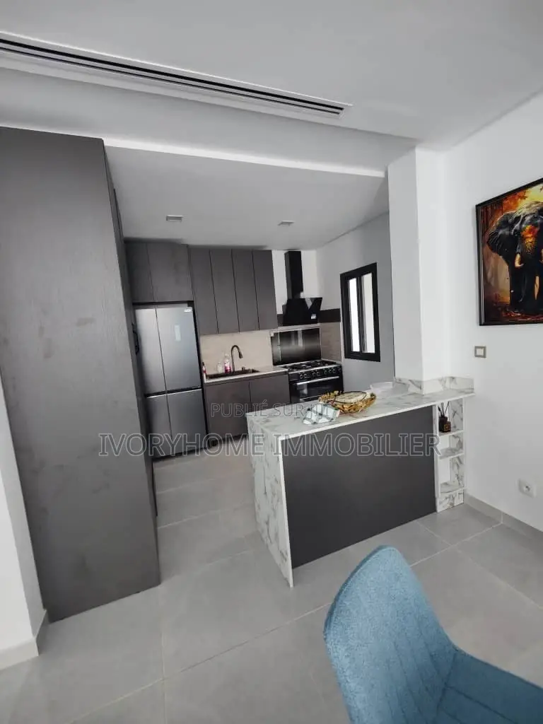 Furnished 5chbre Duplex dans Cocody à Louer