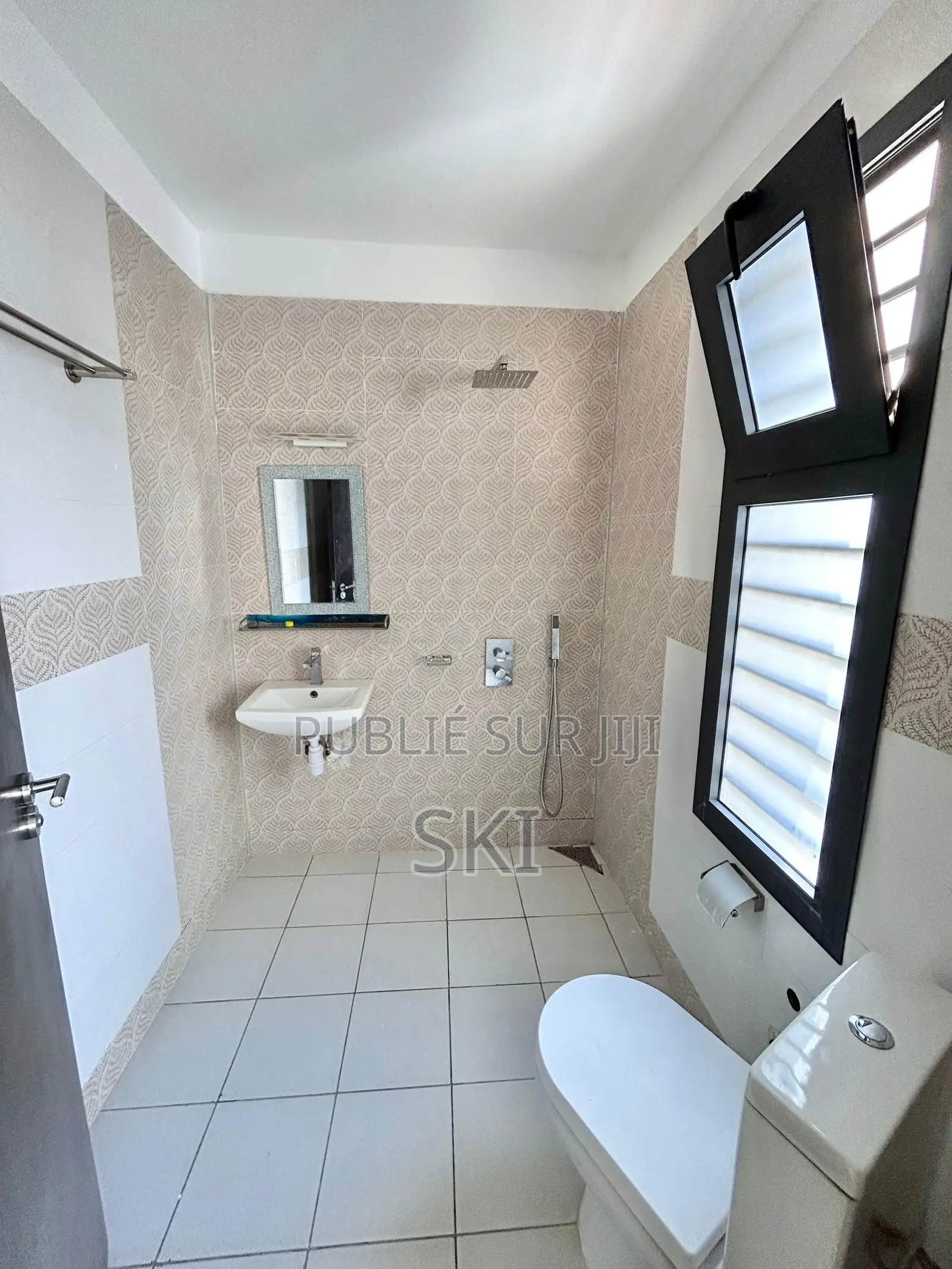 6chbre Duplex dans Cocody à Louer