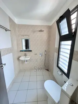 6chbre Duplex dans Cocody à Louer