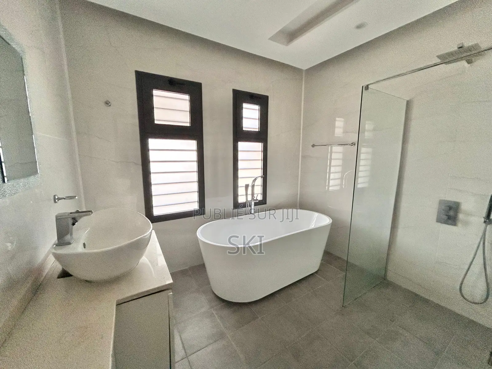 6chbre Duplex dans Cocody à Louer