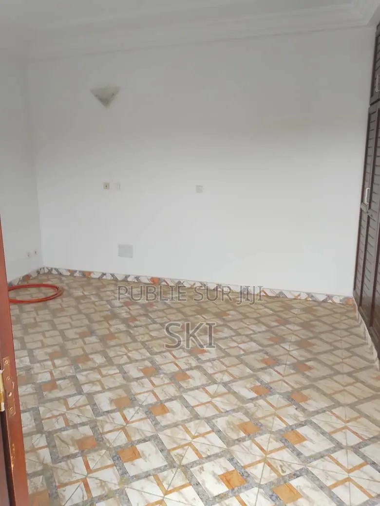 1chbre Studio dans Cocody à Louer